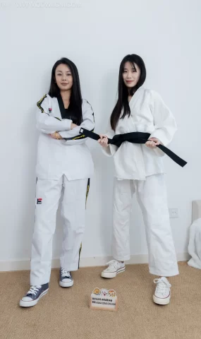 勿恋传媒 NO.2643 菜菜&岚岚-板鞋、薄肉丝、裤里丝、裸足[164P]