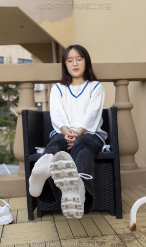 [BoBoSocks袜啵啵]积分限定作品 NO.007 熊熊-运动鞋、白棉袜、裸足[134P]