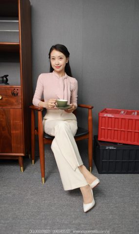 [IESS异思趣向] 2025.07.06 丝享家2098：小婕《白色裤里丝》[90P]