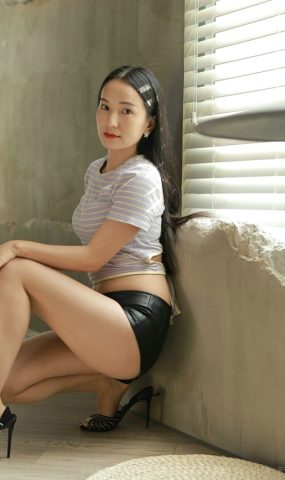 [IESS异思趣向] 2021.09.19 丝享家923：丽丽《姓感皮裤》[82P]