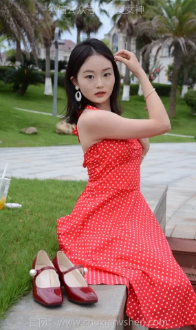 初夏女神 NO.253 双双 港式装扮[112P]