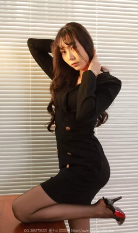 [IESS异思趣向] 2024.12.10 丝享家1920：团团《黑丝连衣裙》[94P]