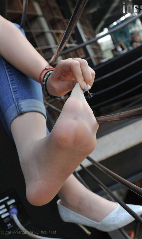 [IESS异思趣向] 2016.10.01 丝族便当008：《丝族高跟与牛仔裤 2》张馨月 在现浏览