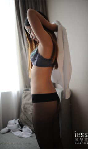 [IESS异思趣向] 2016.09.24 丝族便当005：《邻家女孩T档黑丝高跟的午后阳光》梦梦 在现浏览