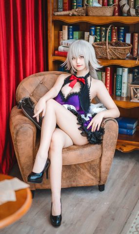 蜜汁猫裘 – 贞德女仆[40P]