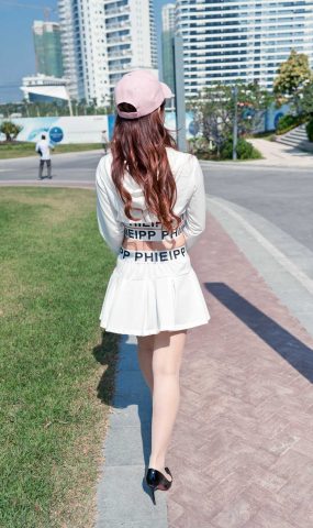 唯美街拍 NO.557 超短裙肉丝网荭艾小青 4 [77P]