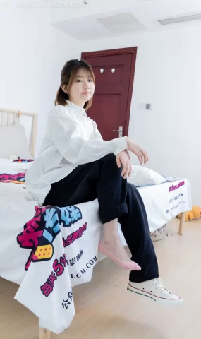 勿恋传媒 NO.2554 欢欢-帆布鞋、粉色船袜[160P]