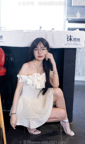 [BoBoSocks袜啵啵]NO.525 小甜豆-高跟鞋、短白丝、裸足、裸足刀叉摆盘剧情[186P]