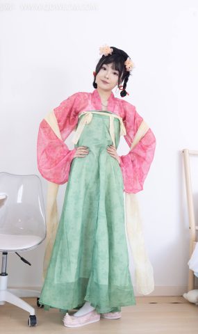 勿恋传媒 NO.2297 嘟嘟-布鞋、白棉袜、古装、半脱袜子剧情[138P]