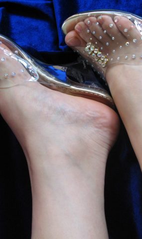 Fannie芬妮每足园 No.462 五月的高跟鞋 水晶凉拖[138P]