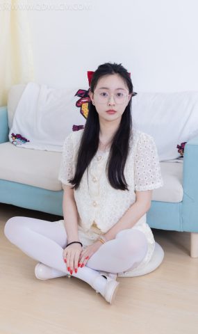 勿恋传媒 NO.1936 美兔-卖火柴的小女孩[157P]