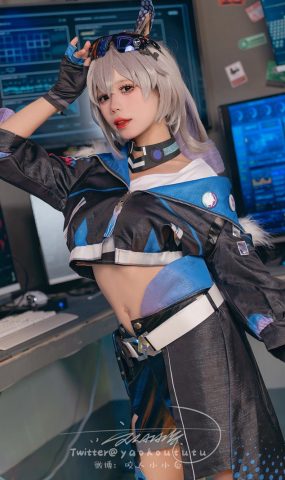 网紅博主@咬一口兔娘(黏黏团子兔) 1月作品『崩铁·银狼』 Gentleman[41P]