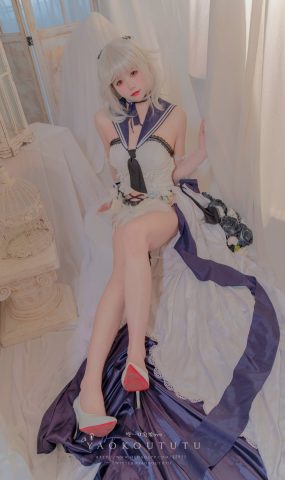 网紅博主@咬一口兔娘(黏黏团子兔) 九月T3专属特典『梳妆的大小姐-可畏』[31P]