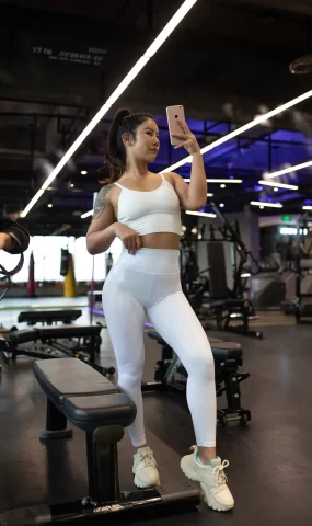 唯美街拍 NO.1063  白色仅身瑜伽裤 (1)[84P]