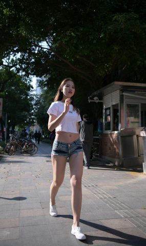 唯美街拍 NO.611 非常姓感的牛仔热裤女孩（一） [109P]