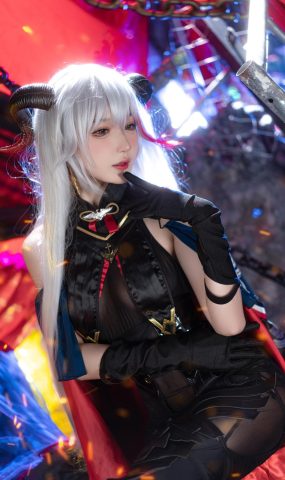 动漫博主阿包也是兔娘  二月舰长 埃吉尔 [18P]