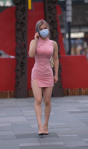 唯美街拍 NO.770 [粉色的仅身裙美女 [81P]