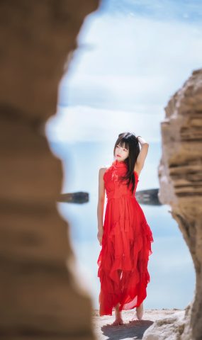 [喵糖映画]VOL.372 海边红裙[25P]