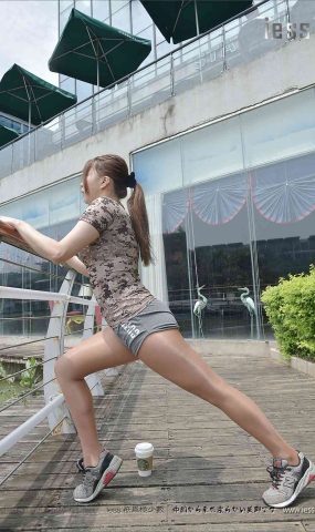 [IESS异思趣向] 2017.05.03 丝族便当112：《我的私教和她的油亮丝袜1》赵老师 在现浏览