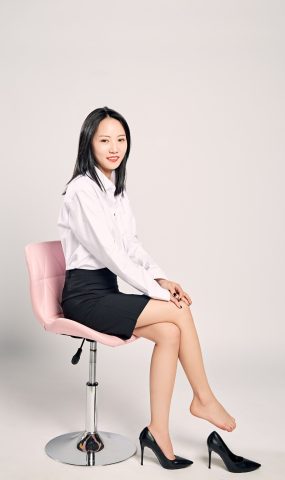 [奈丝写真] NO.008 小啊刀-柔和纯色#黑与白 在现浏览