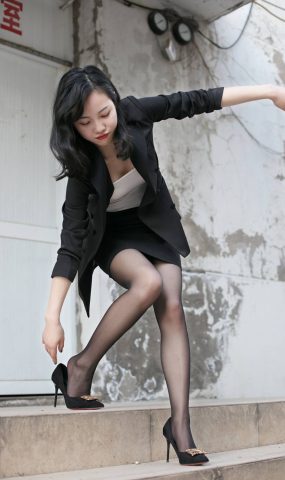 [奈丝写真] NO.061 小啊刀-西装&短裙&黑丝 在现浏览