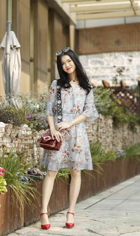 [奈丝写真] NO.070 小敏-一字尖头红色单鞋 在现浏览