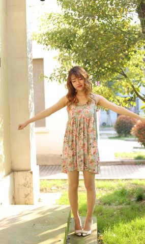 [奈丝写真] NO.076 高高-花朵儿吊带裙 在现浏览