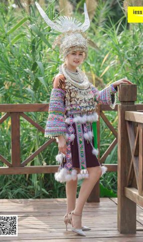 [IESS异思趣向] 2018.12.05《魔鬼周三》特刊45期：九妹 穿丝的苗族九妹 在现浏览