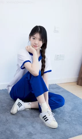 勿恋传媒 NO.2824 晚舟-板鞋、白棉袜、裸足、校服[150P]