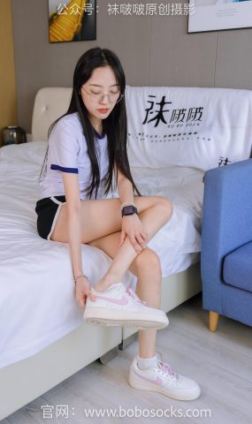 [BoBoSocks袜啵啵]NO.147 稚予-空军一号板鞋、白棉袜、体操服 (2) [75P]