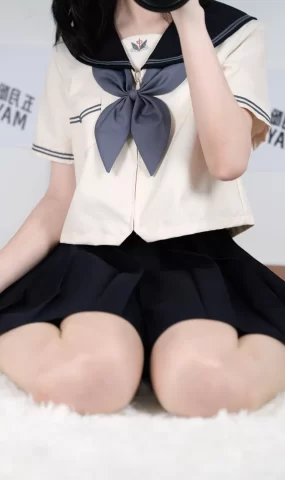 芝士好椰  – 涞觅 薄雾与水手服[20P]