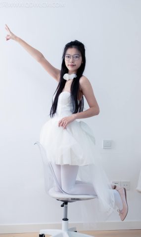 勿恋传媒 NO.2268 茯苓-平底鞋、厚白丝、皮筋绑脚老头乐挠脚剧情[135P]