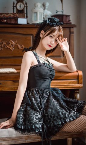 陆卿卿kyokyo – 洛丽塔[9P]