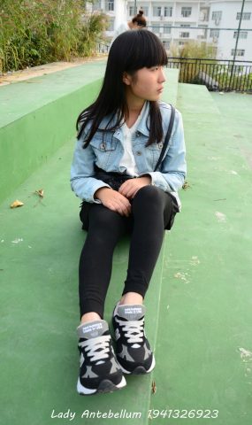 [战前女神] 美腿镁足精品摄影套图 019 (1) [90P]