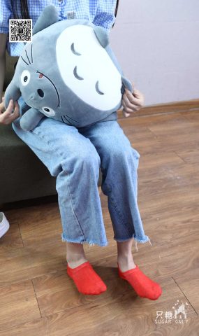 [只糖棉袜] NO.049 小白鞋里的一抹红 在现浏览