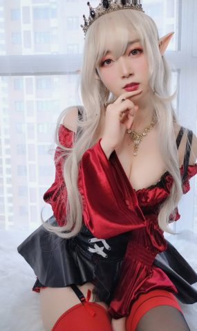 人气动漫Coser@白银81 皇家吸血鬼 在现浏览