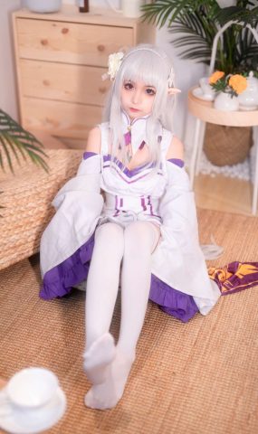 知名动漫博主@蠢沫沫 艾米利亚 在现浏览