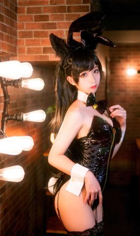 知名动漫博主@蠢沫沫 爱宕兔女郎 在现浏览