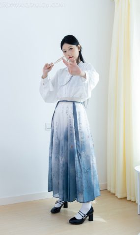 勿恋传媒 NO.1938 小竹-清明雨上[158P]