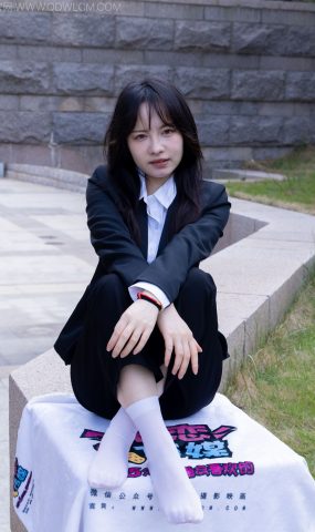 勿恋传媒 NO.2238 小酒-高跟鞋、短白丝、ol至服户外[138P]