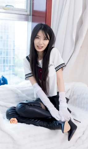 勿恋传媒 NO.2825 菜菜-高跟长靴、薄黑丝、皮手套、白丝手套、裸足[101P]