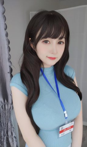 白银 – 巨乳の後輩[26P]