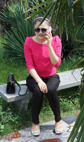 自由摄影 No.282 和远方的男朋友深情通话 [60P]