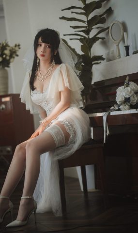 rioko凉凉子 – 透明婚纱[21P]