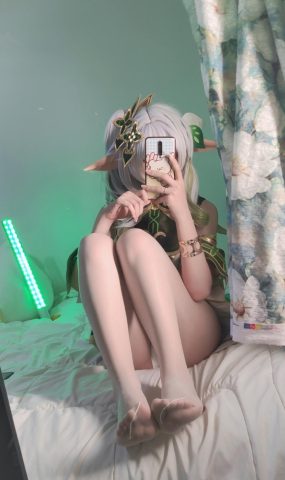 洛桑w伊梓 小草神 [22P]