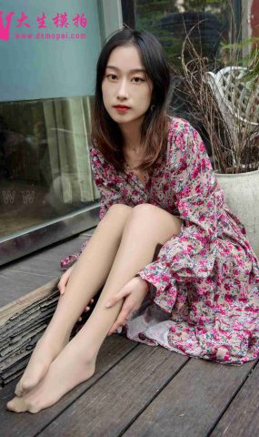 大生模拍 NO.219 美美 纤细玉腿[43P]