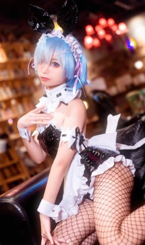 知名动漫博主@蠢沫沫 雷姆兔女郎 在现浏览