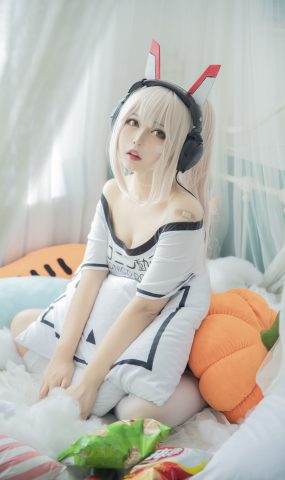 大眼萌妹@黑猫猫OvO – 肥宅凌波 在现浏览