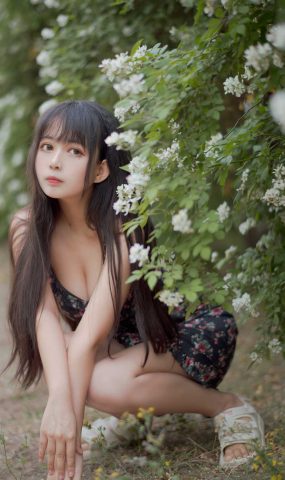 大眼萌妹@黑猫猫OvO – 蔷薇1 在现浏览