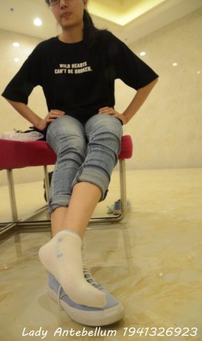 [战前女神] 美腿镁足精品摄影套图 109 [121P]